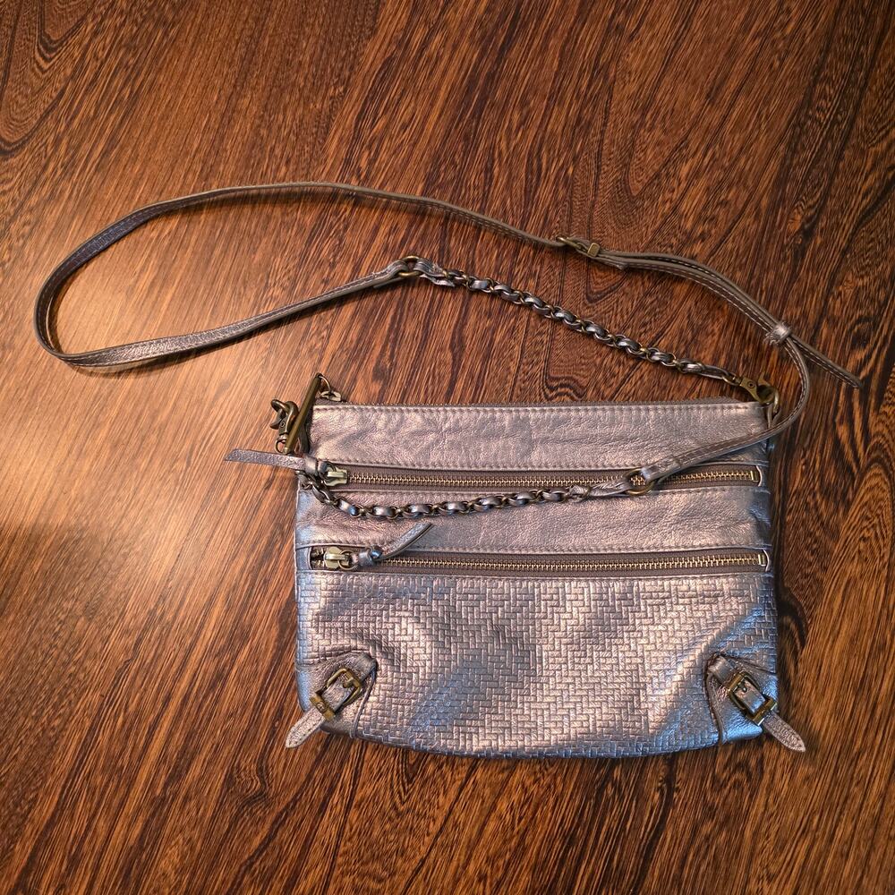 Elliot Lucca Y2K VTG Leather Champagne Gold Metallic Crossbody Detachable Strap